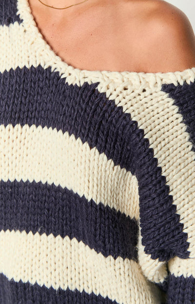 Sofie marineblauwe gestreepte grof gebreide trui