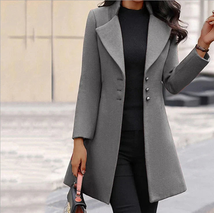 Kate | Sleek Buttoned Coat